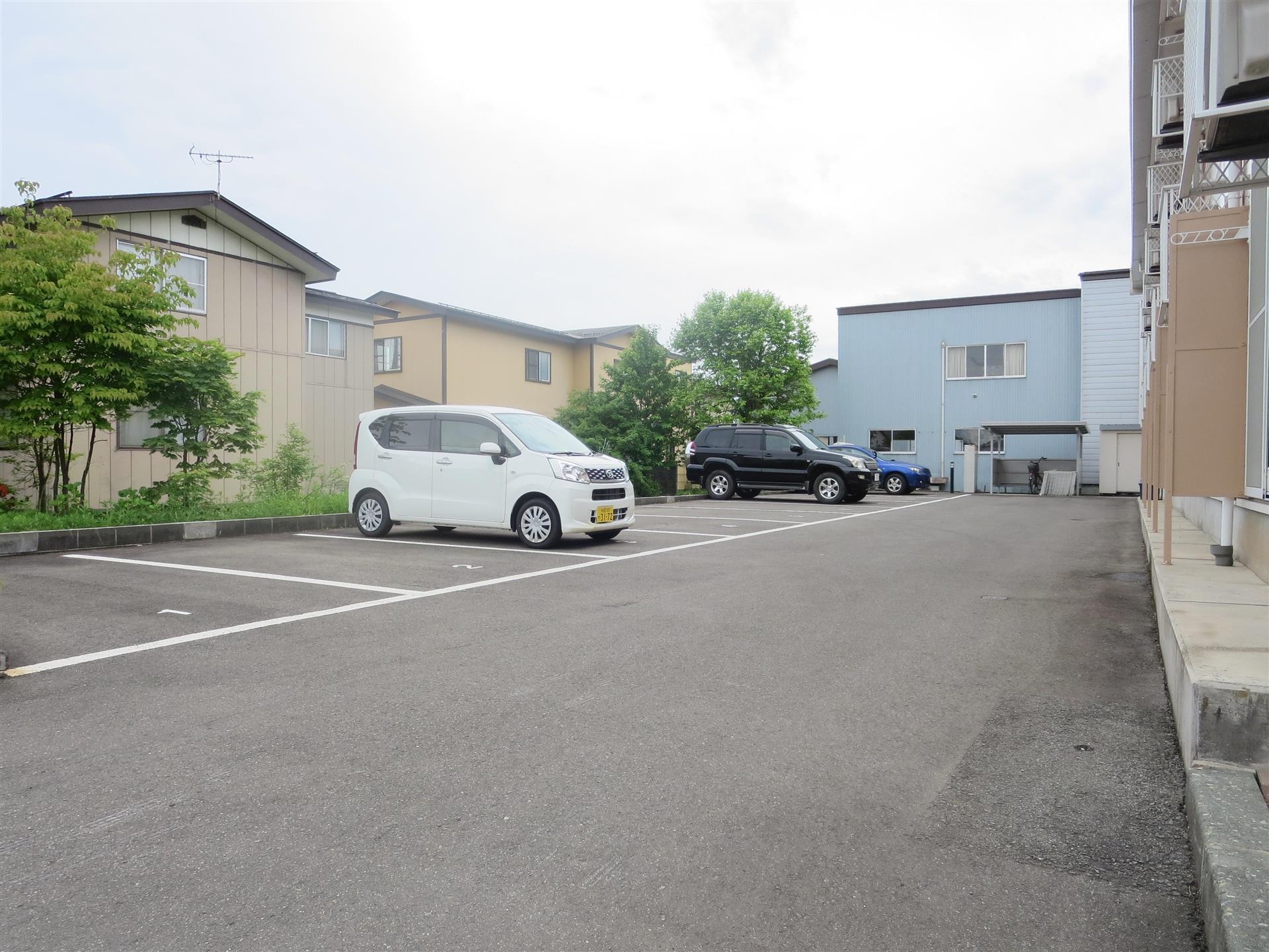 駐車場　駐車場