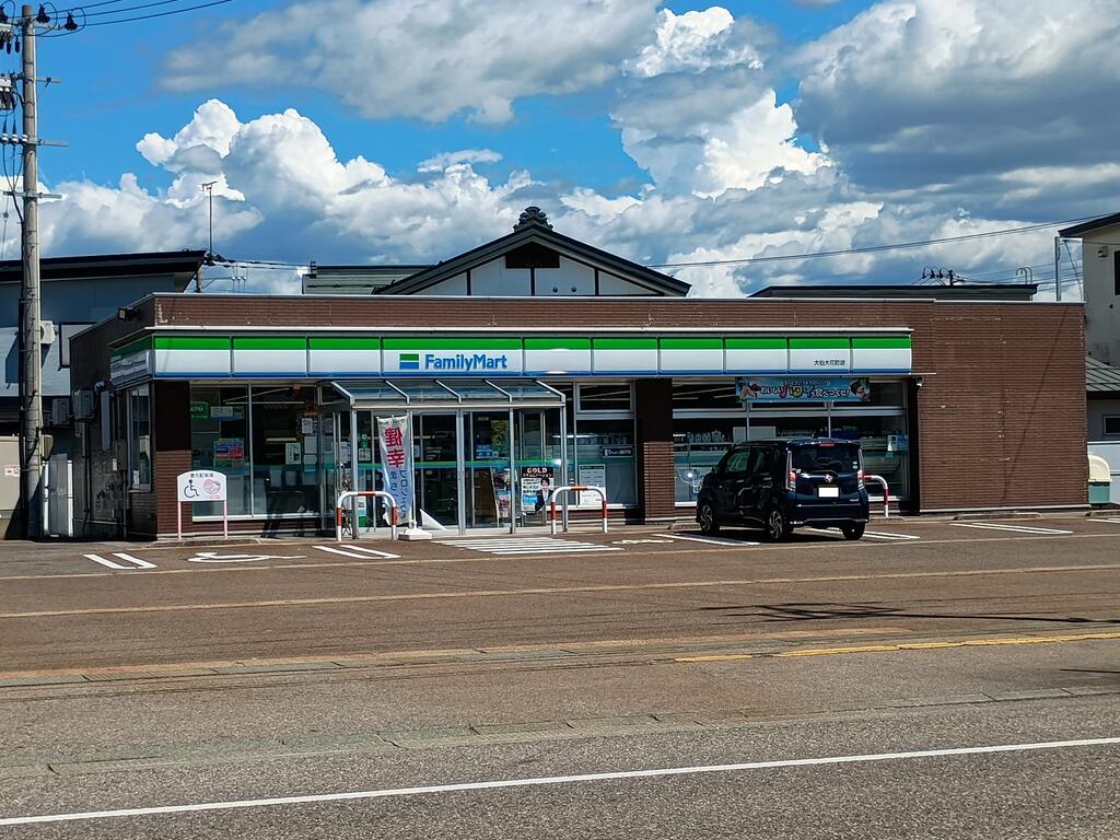 中学校　大曲中学校（中学校）まで500m