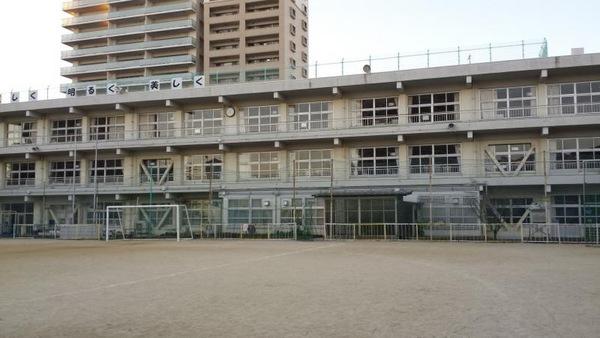 小学校　久留米市立金丸小学校（小学校）まで450m