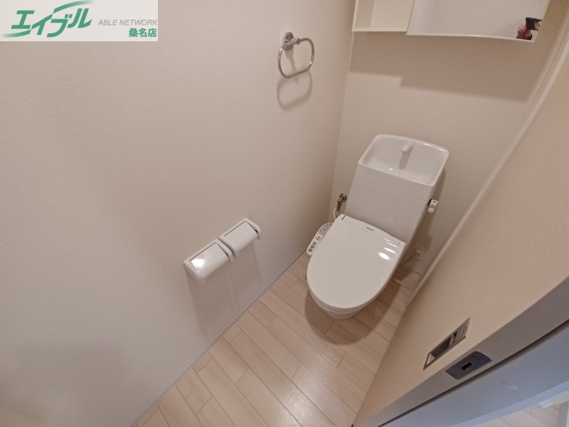 トイレ　別部屋反転画像参考