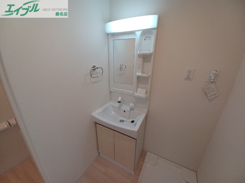 洗面設備　別部屋反転画像参考