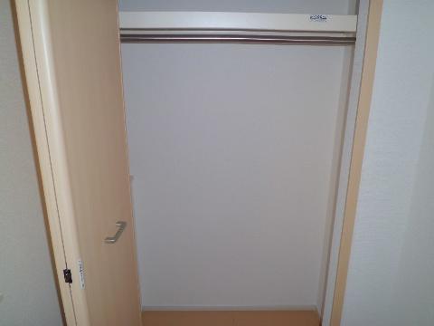 収納　洋室　クローゼット