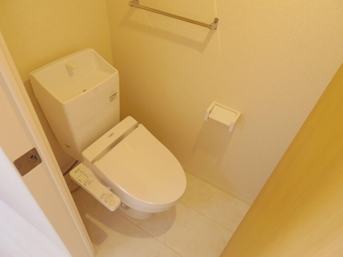 トイレ　温水洗浄暖房便座