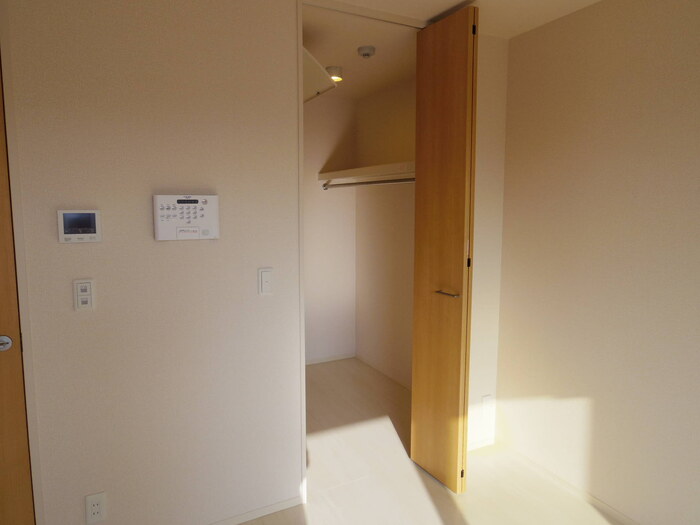 収納　ウォークインクローゼット