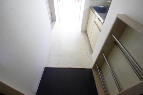 玄関　※別部屋の写真です