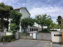 小学校　守山市立立入が丘小学校（小学校）まで428m