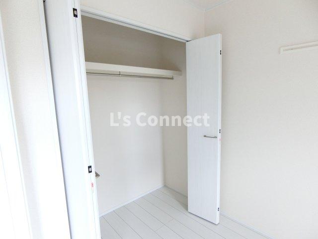 収納　クローゼットでお荷物もすっきり収納。