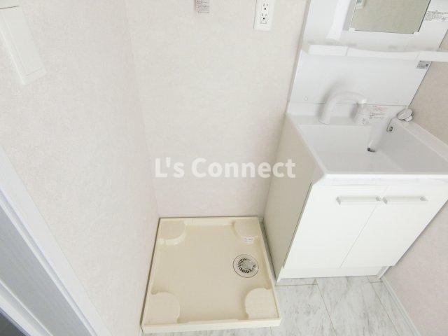 その他設備　室内洗濯機置き場には排水パン付き。