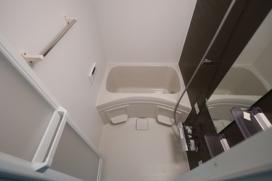 バス・シャワールーム　※別部屋の写真です