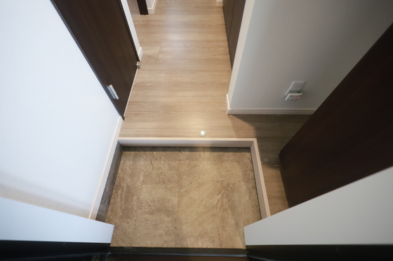 玄関　※別部屋の写真です