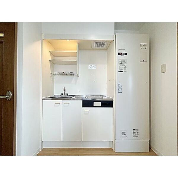 キッチン　※別号室参考写真のため、現況優先です。