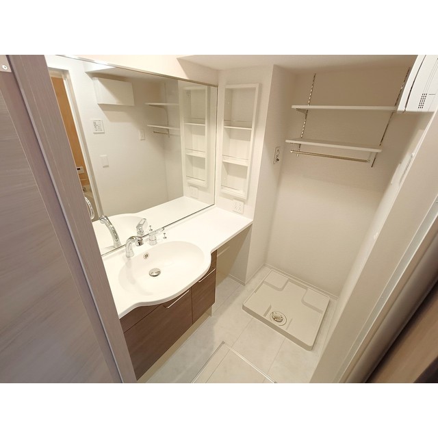 洗面設備　※類似物件（反転）