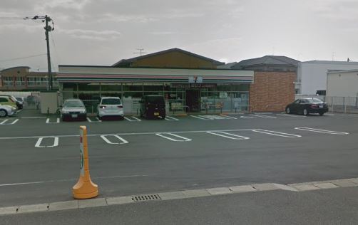 コンビニ　セブンイレブン（コンビニ）まで226m