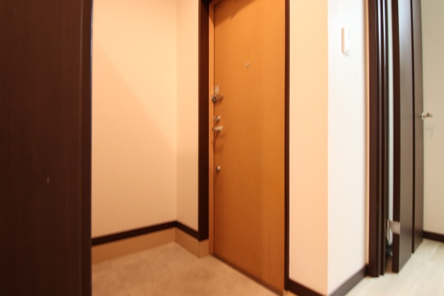 玄関　※別室の参考写真の為、現況優先です。