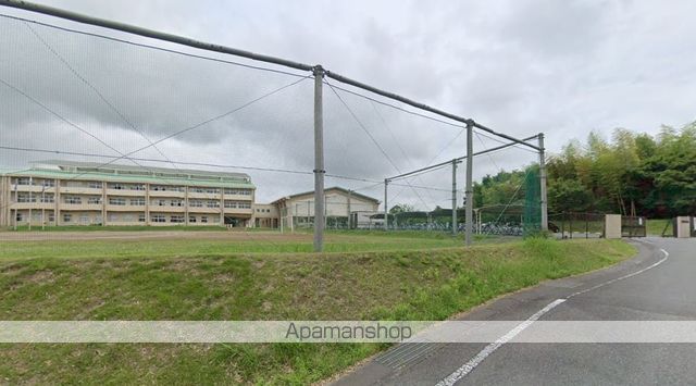 中学校　潮来市立潮来第一中学校（中学校）まで905m