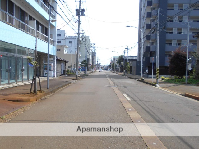 その他　前面道路（その他）まで0m