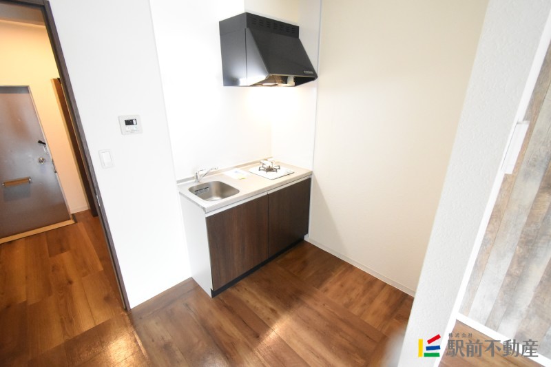 居室・リビング　部屋によって壁色は様々