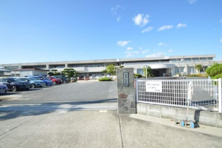 小学校　倉敷市立箭田小学校（小学校）まで846m