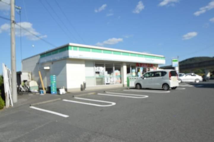 コンビニ　ファミリーマート真備町店（コンビニ）まで1853m
