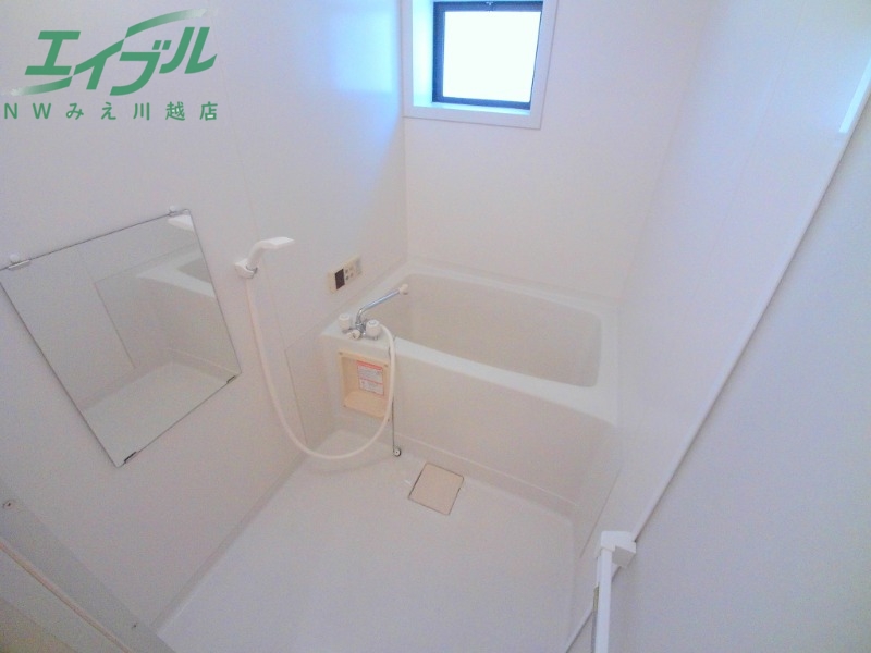 バス・シャワールーム　別部屋反転参考写真