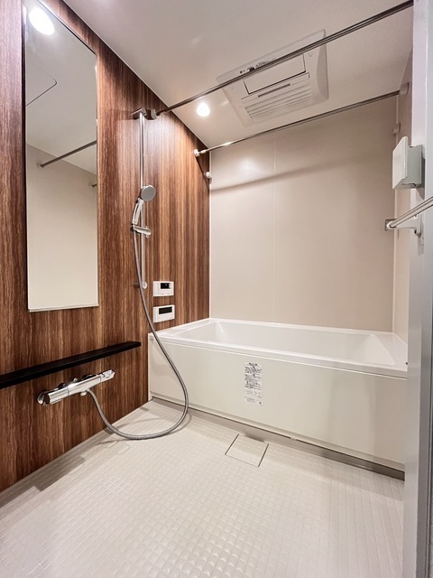 バス・シャワールーム　追い焚き機能・浴室暖房乾燥機