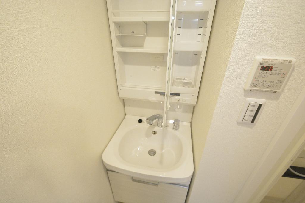 洗面設備　洗髪洗面化粧台