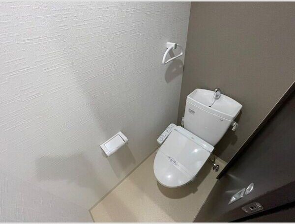 インザグレイス新大阪ソレアードのトイレ写真
