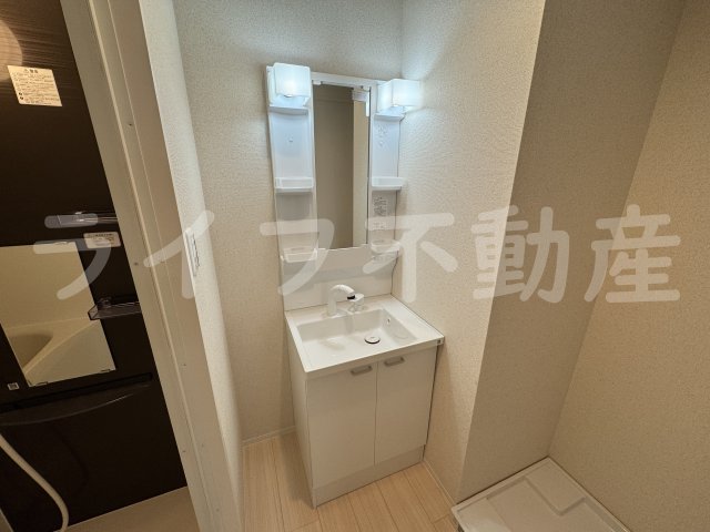 洗面設備　独立洗面台です