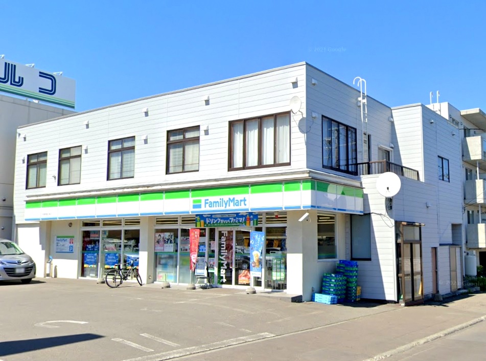 コンビニ　ファミリーマート札幌美園3条店（コンビニ）まで238m