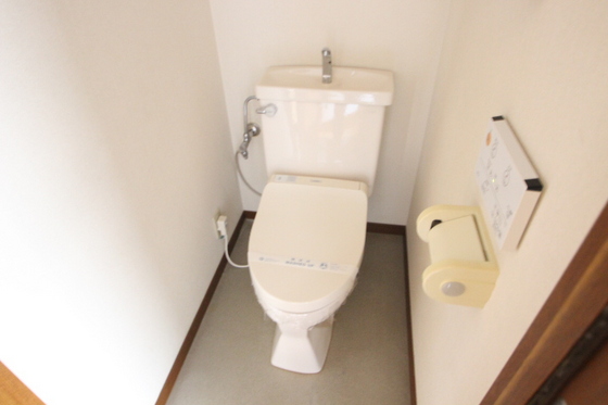 トイレ　※別号室のお写真です