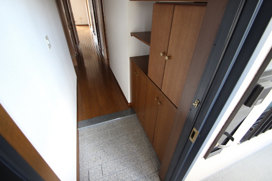 玄関　※別号室のお写真です