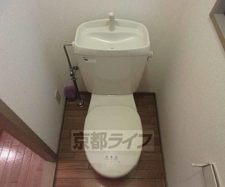 トイレ　清潔感のあるトイレです