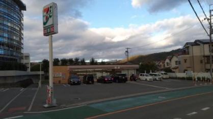 コンビニ　セブン－イレブン　池田城南３丁目店（コンビニ）まで386m