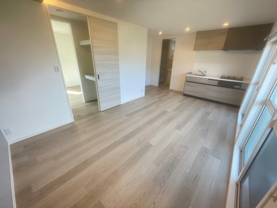 居室・リビング　※別号室の写真です。