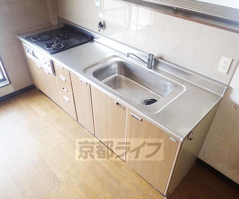 キッチン　豪華なシステムキッチン