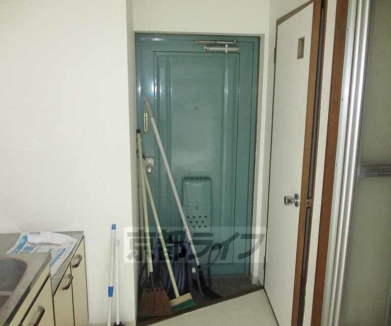 その他設備　靴を置いても狭くないです。