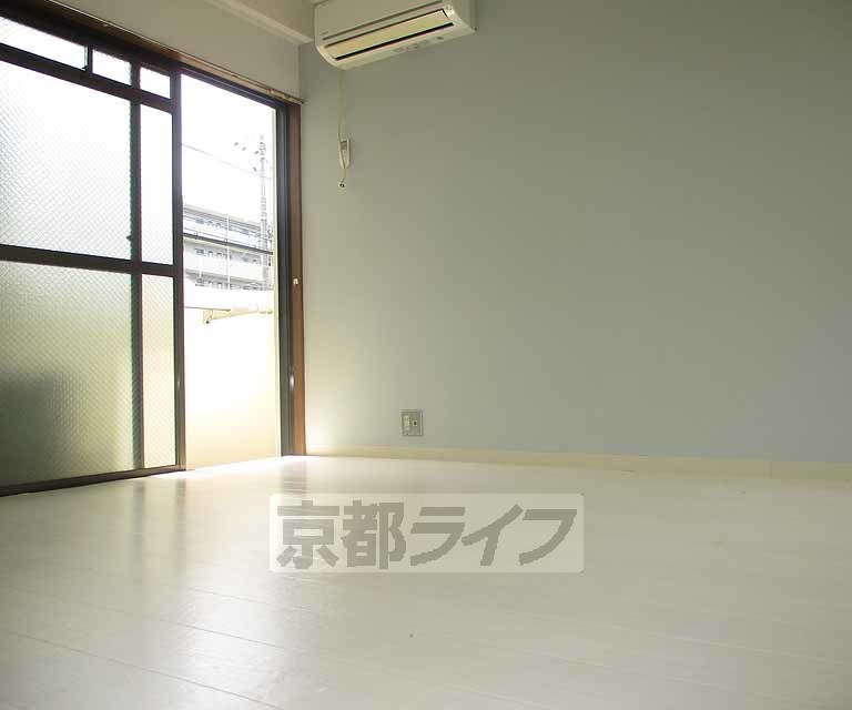 居室・リビング　日当たり良好です。