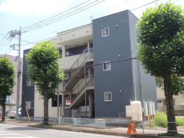 エントランス　埼大通り沿いなので、帰り道なども安心★