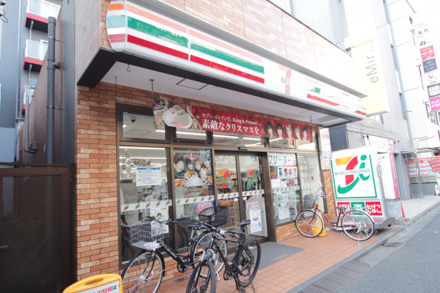 コンビニ　セブン－イレブン　川崎新丸子駅前店（コンビニ）まで200m