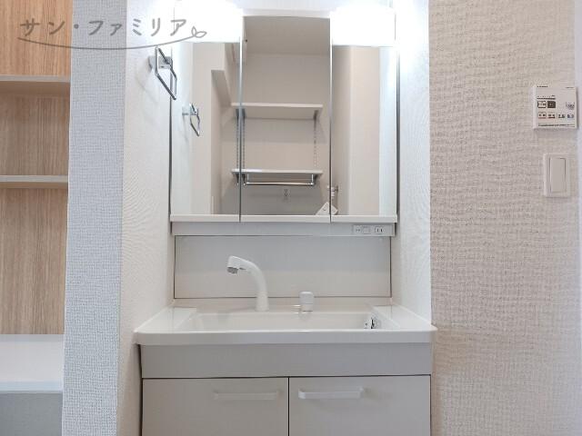 洗面設備　別物件同一モデル写真