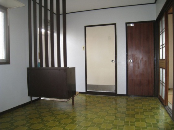 玄関　※別号室の写真です