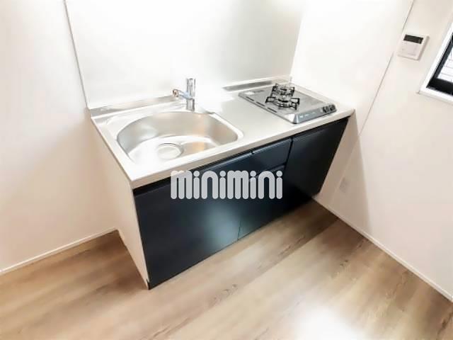 キッチン　２口コンロまな板が置けるキッチンです