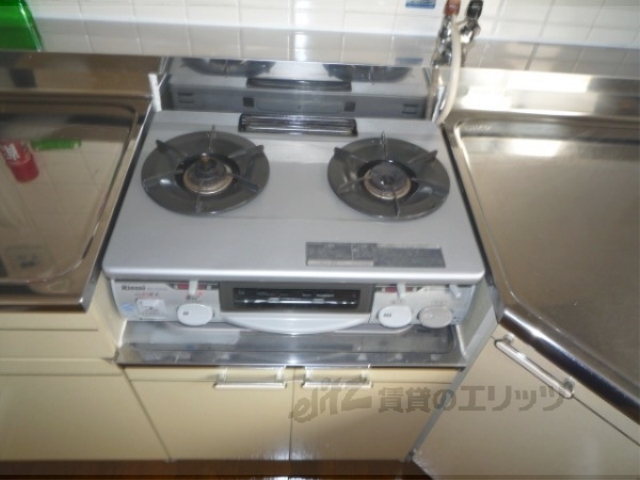 キッチン　二口コンロ設置済みです