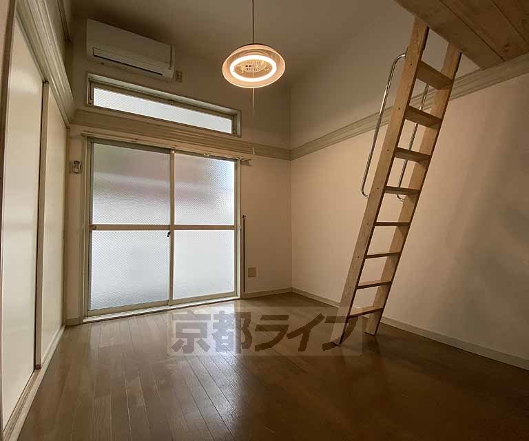 居室・リビング　ＪＲ沿線徒歩圏内、ロフト付きの物件です