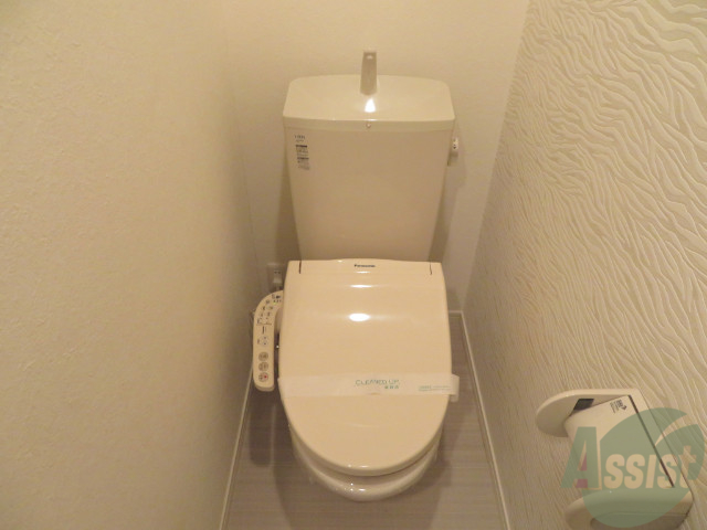 トイレ　ウォシュレット付きのトイレです。シャワートイレは日本の宝。