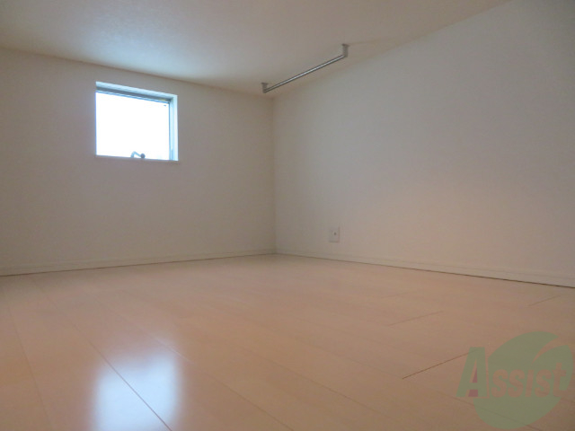 その他部屋・スペース　ロフトがあるのでこちらを寝室にもできますね。物置にも。