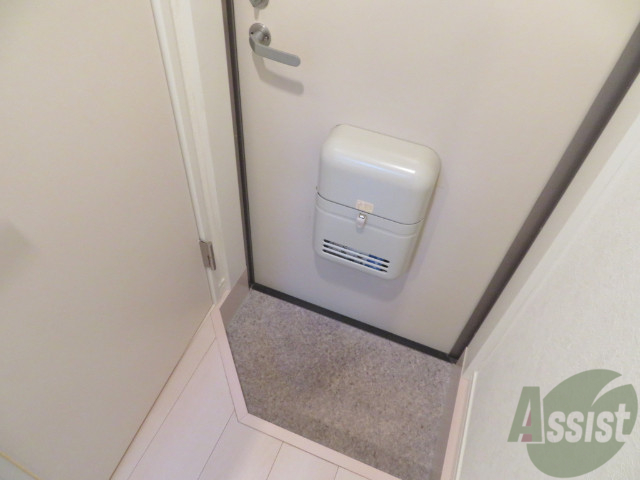 玄関　玄関の様子です。幅も狭くなく、利用しやすいですよ。