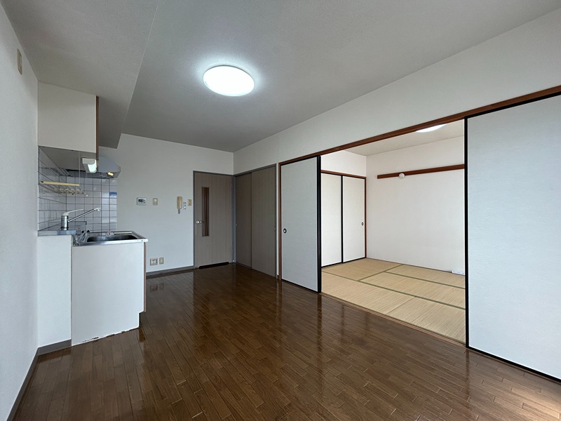 居室・リビング　※写真は303号室