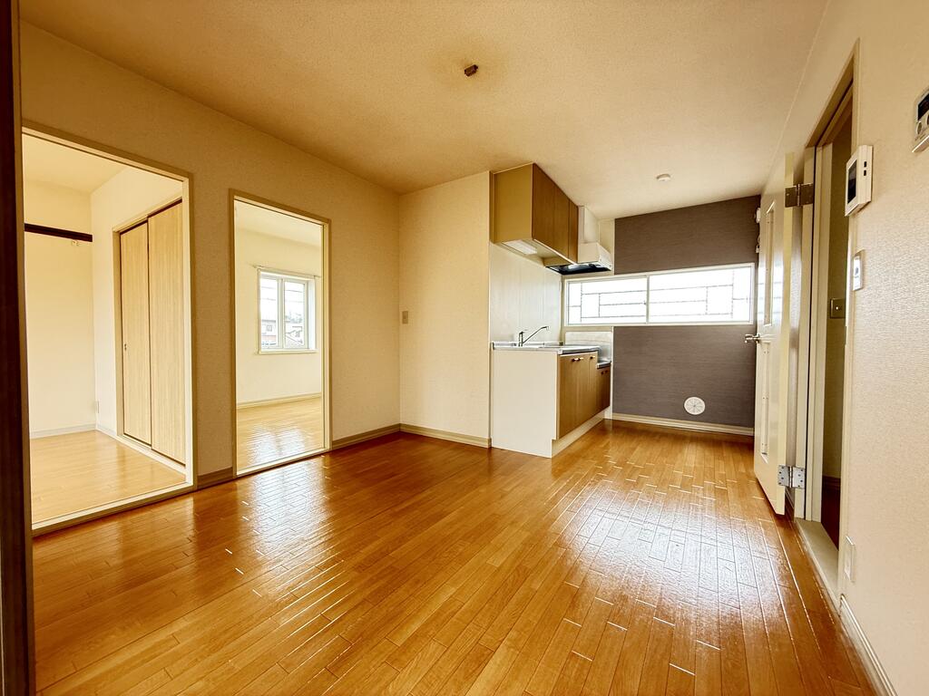 キッチン　DKは7.2帖の広さがあり、テーブルなど配置も可能！！