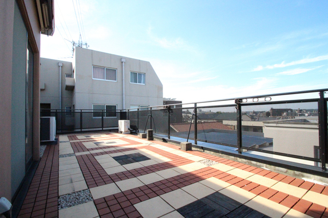 バルコニー　きれいなルーフバルコニー